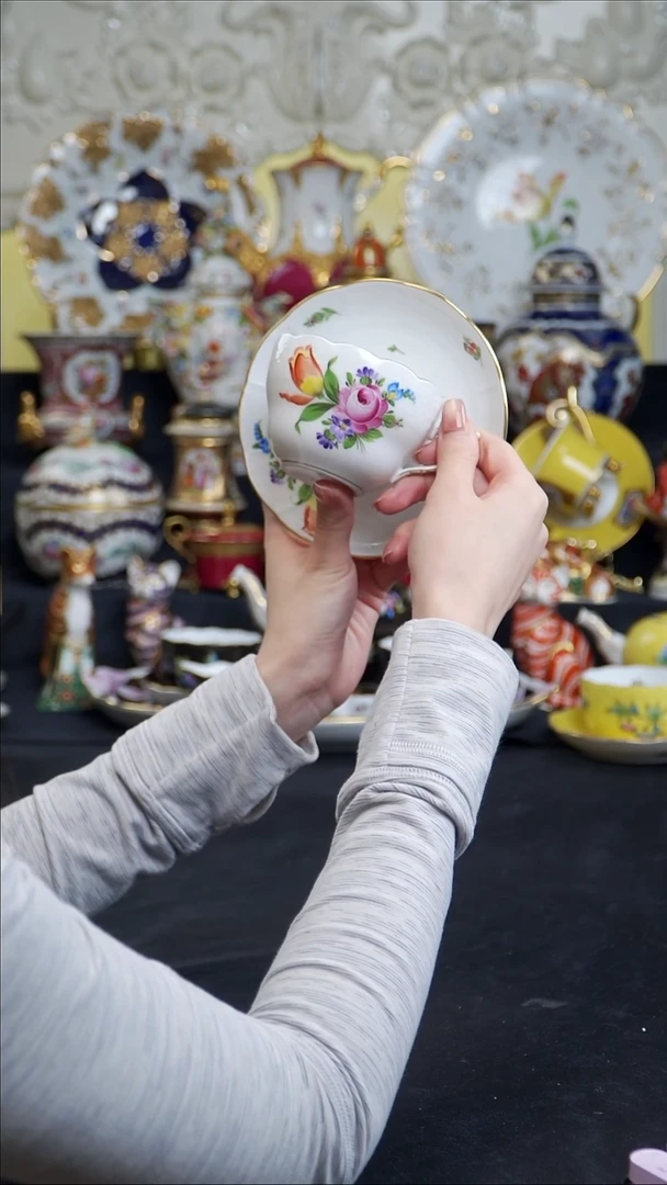 骨瓷婷婷中古器物如图所示22
