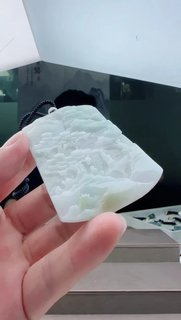 【闪购商品】翡翠颈饰未镶嵌111111111