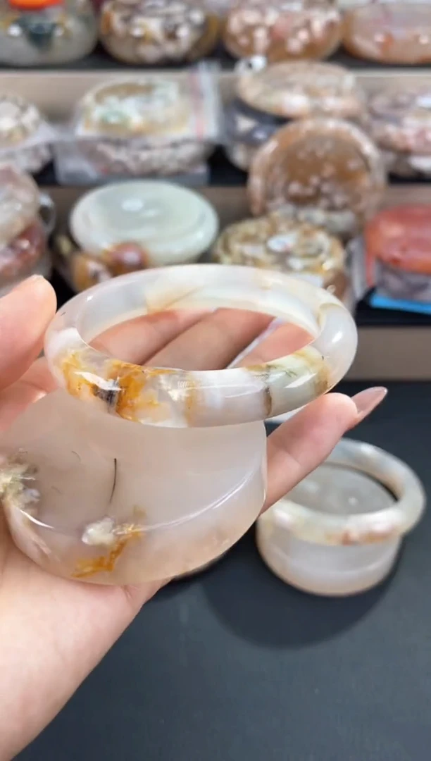 未镶嵌手镯石英质玉62