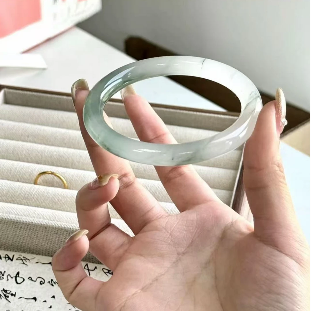 石英质玉手镯多样性发货（轻微色差，实物为准）编号：210