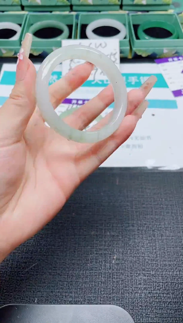 未镶嵌手镯石英质玉116-52