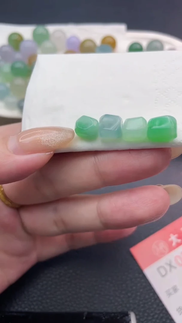 定制翡翠未镶嵌K**O珠子