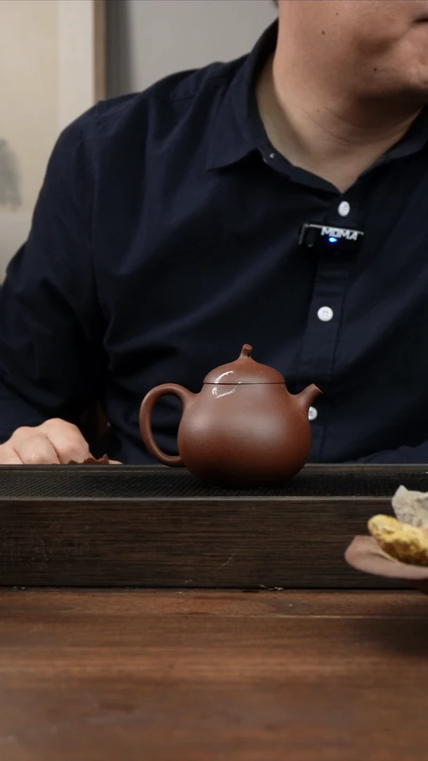 茶杯紫砂紫泥茄瓜     180CC     微瑕