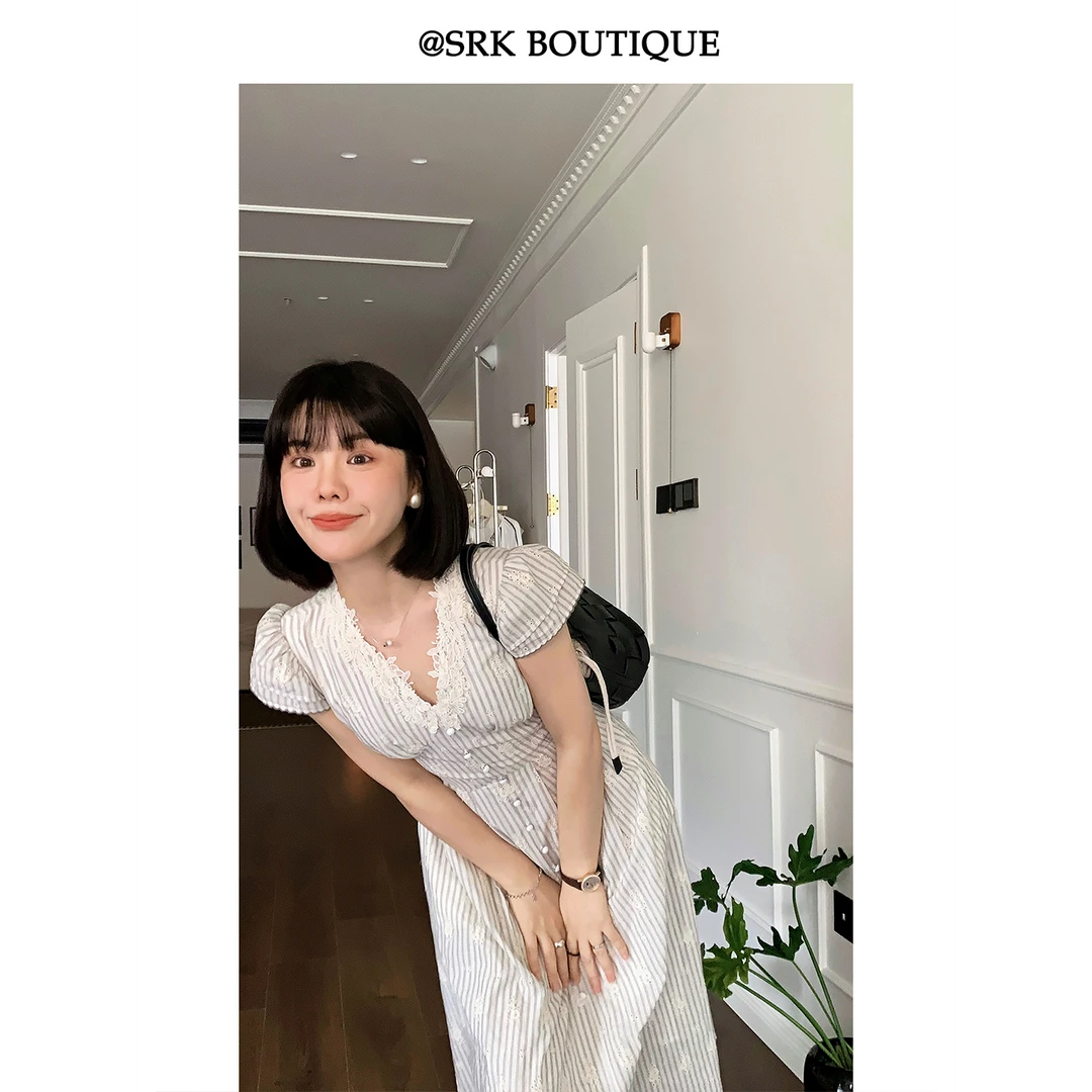 法式精致刺绣连衣裙V领花边优雅收腰显瘦a字夏季新款长裙S2XW0668