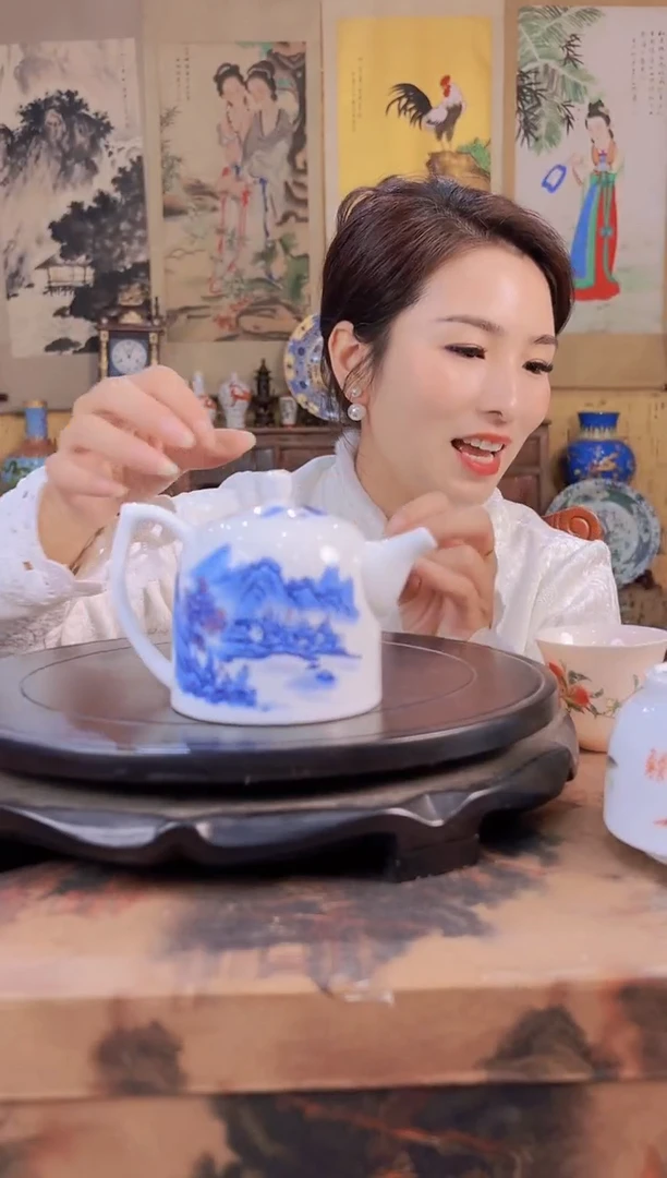 摆件瓷景德镇高端青花山水壶