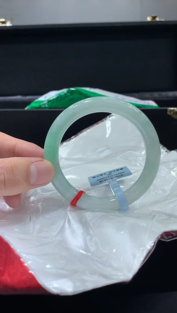 未镶嵌手镯翡翠翡翠手镯