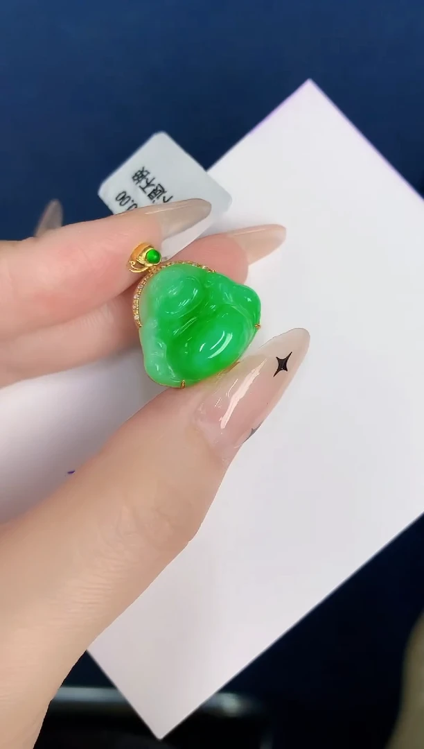 颈饰18K金镶嵌翡翠缅甸天然翡翠A货