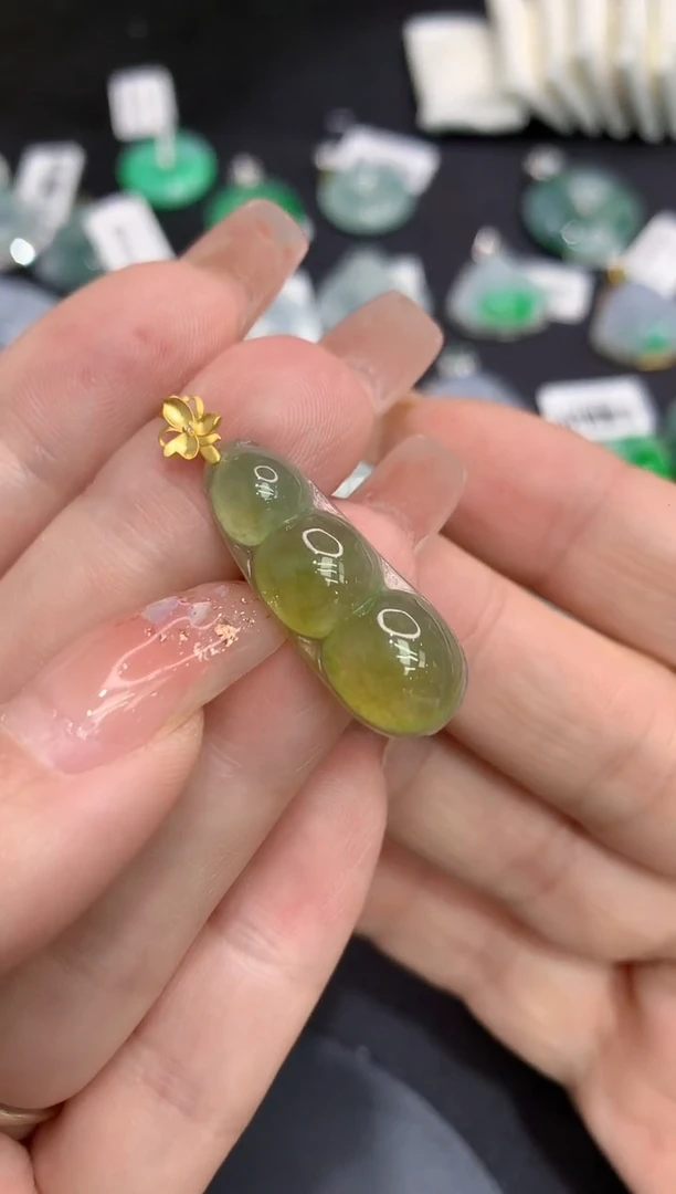 吊坠(不含链)18K金镶嵌翡翠11111111111