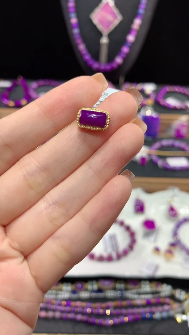 苏纪石（舒俱来）18K金镶嵌，饰品