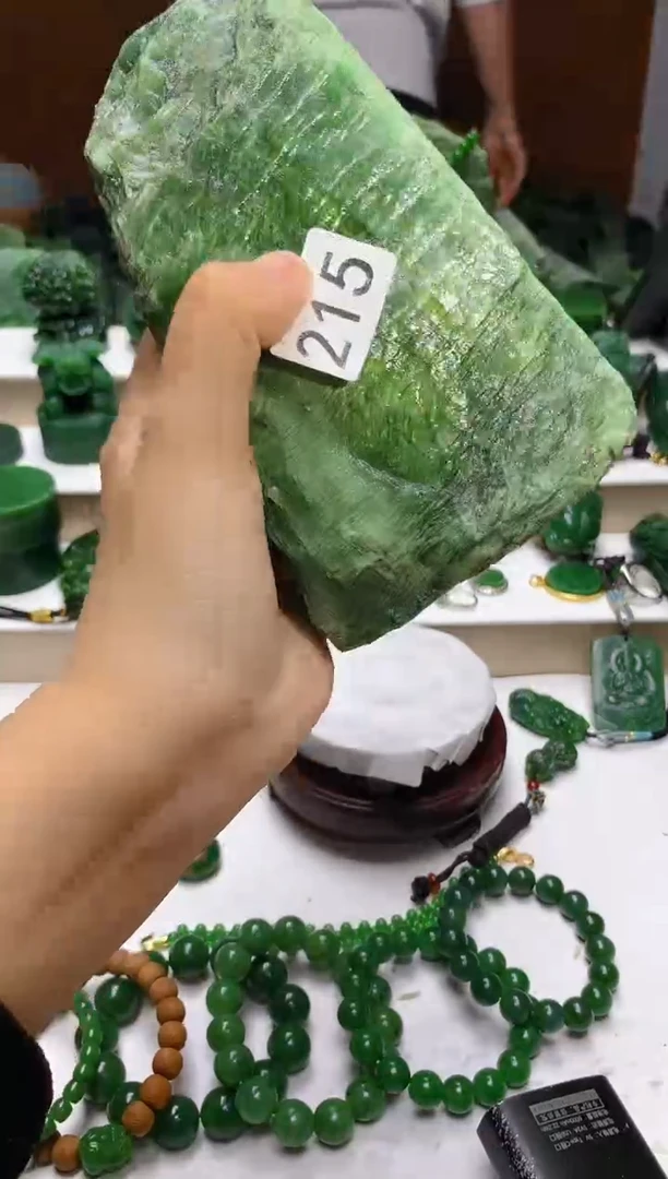 未镶嵌和田玉（碧玉）珠宝半成品0