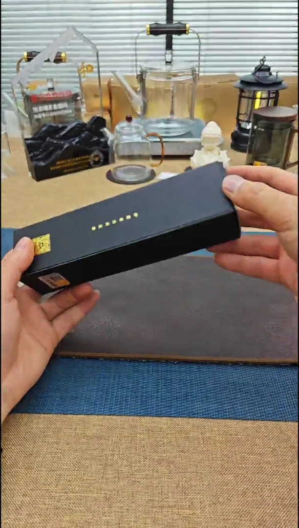 【闪购商品】禾器皮质茶巾一条