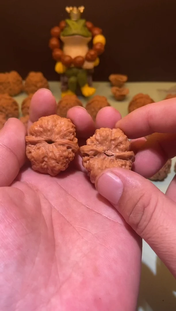 【闪购商品】文玩核桃吊坠山海核饰蛤蟆头36 568