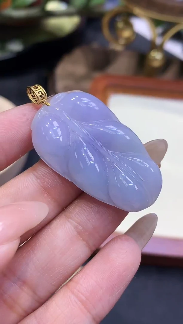 18K金镶嵌挂件翡翠叶子