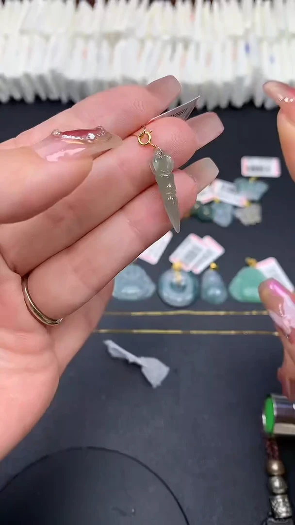 翡翠18K金镶嵌吊坠(不含链)MS185093