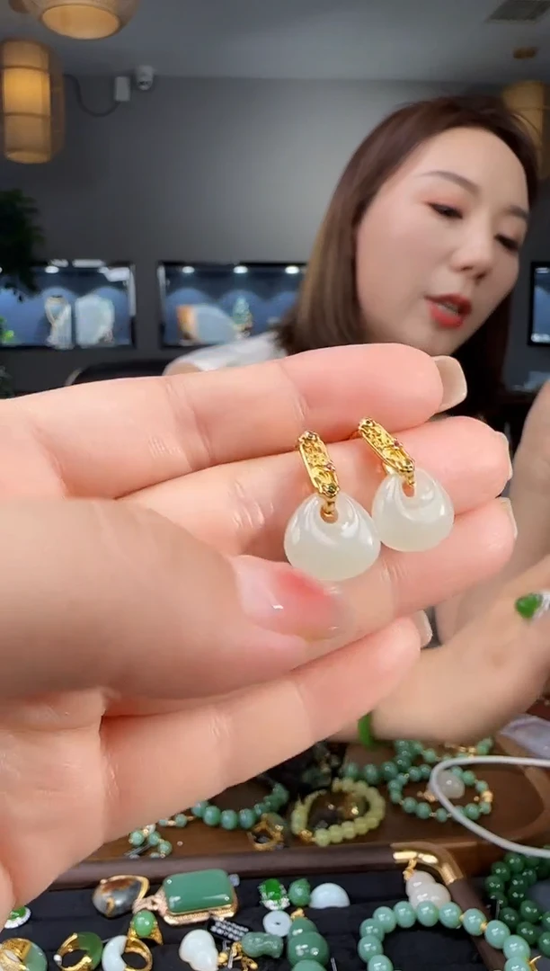 和田玉银S925镶嵌耳饰1