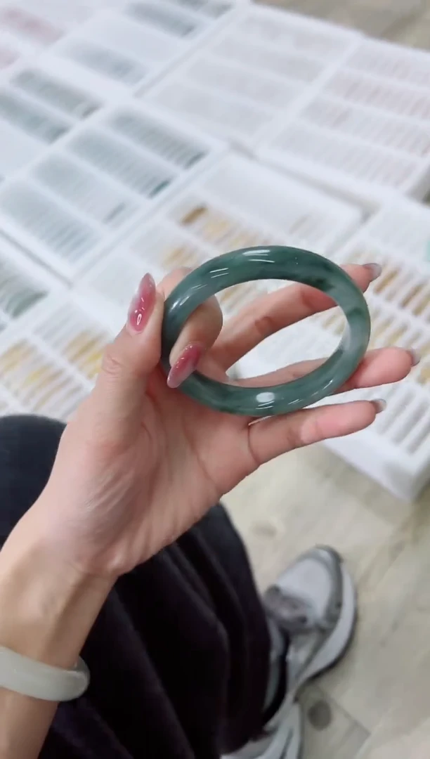 未镶嵌手镯石英质玉32-58TI