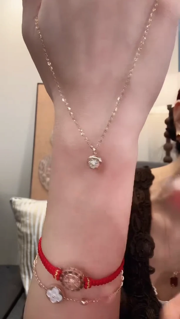 18K金镶嵌吊坠(不含链)天然钻石18K金钻石泡泡吊坠不含链