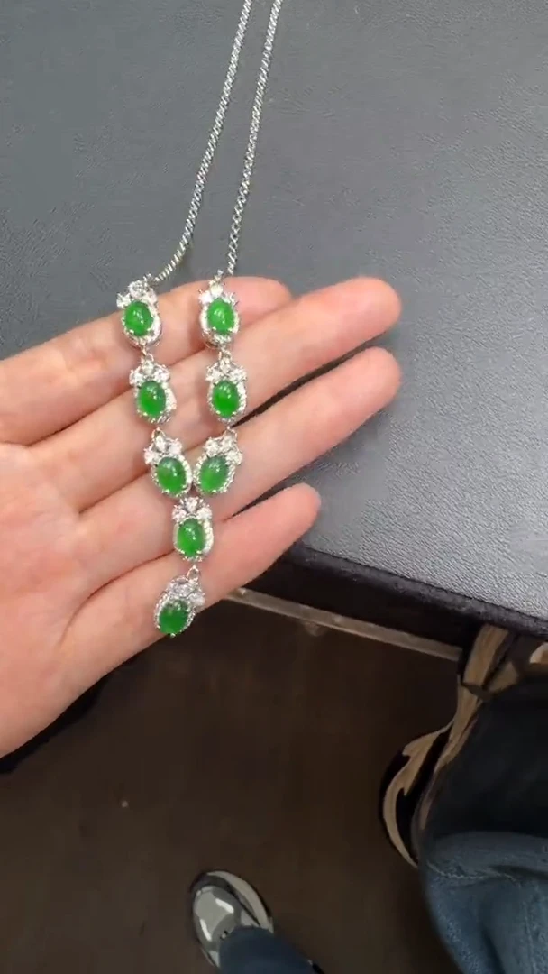 未镶嵌定制翡翠翡翠A货有轻微色差属于正常现象，项链多样性发货1