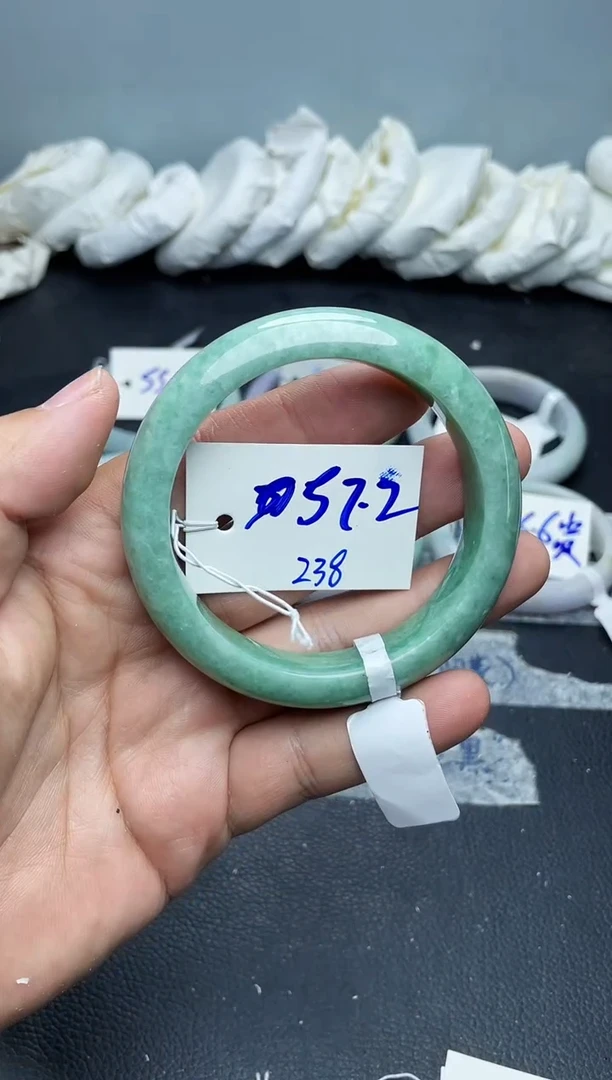 未镶嵌手镯翡翠238