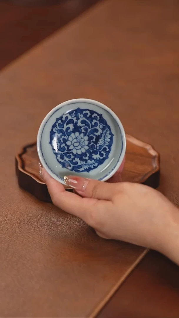 外青内缠枝莲炉式杯JL0056