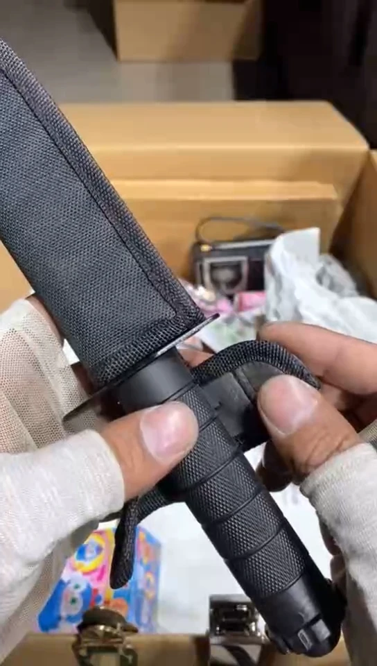 8新小*哥中古商品，瑕疵品，不保好坏。147