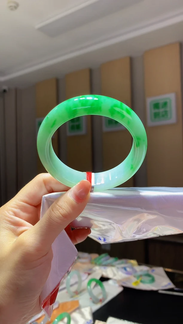 未镶嵌手镯翡翠-C555 圈口60.1 全款35万 定金2万