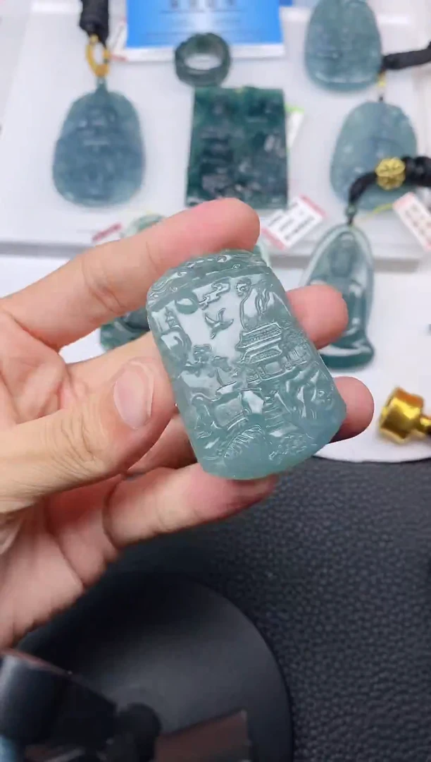 颈饰未镶嵌翡翠1