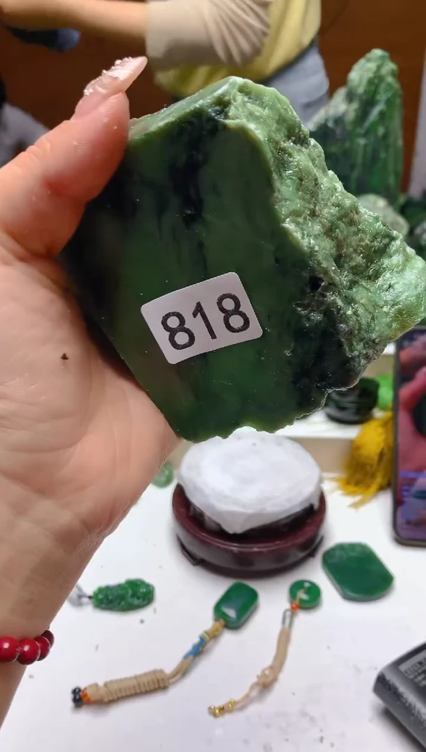 未镶嵌和田玉（碧玉）珠宝半成品1