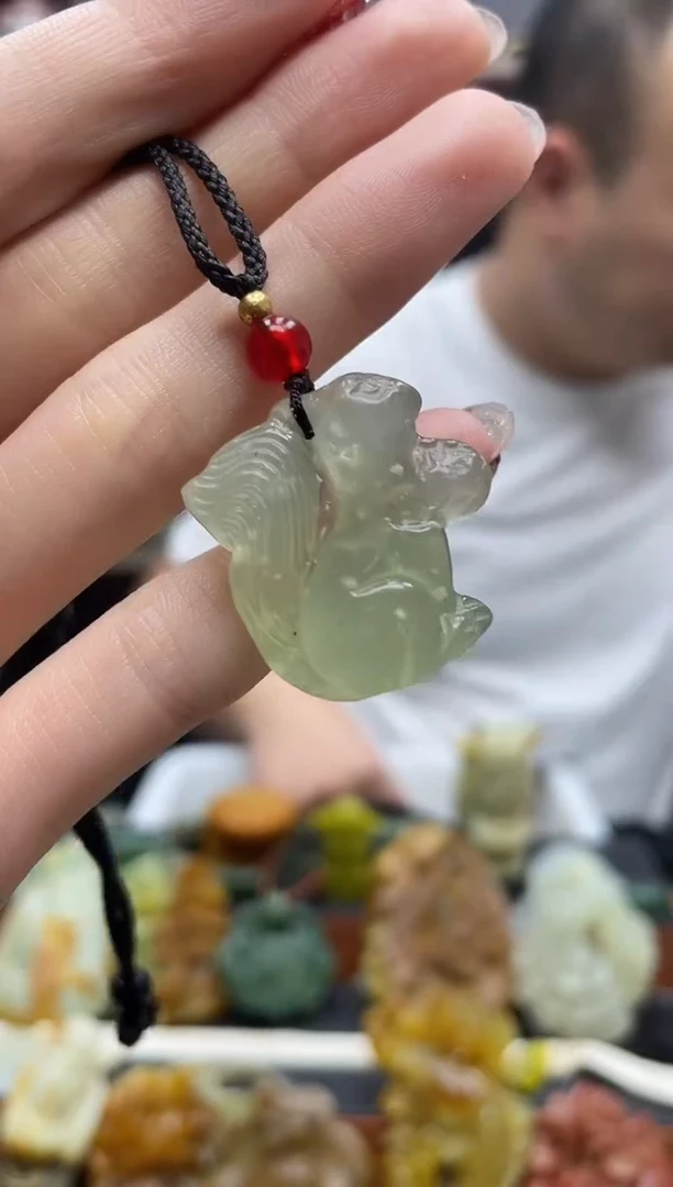 未镶嵌岫玉吊坠·