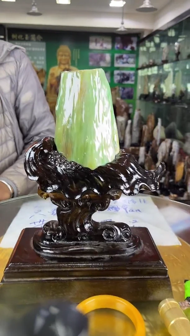 缅甸天然树化玉精品居家摆件