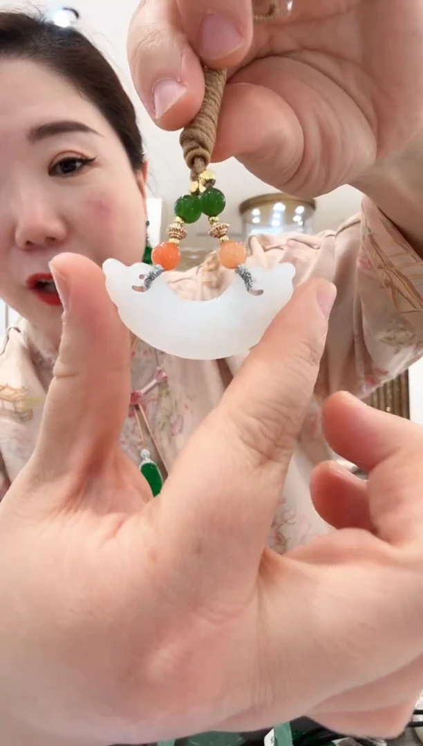 和田玉未镶嵌颈饰39 ..........