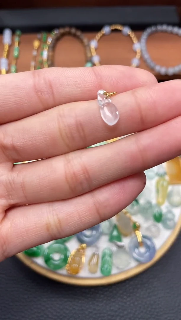 【闪购商品】翡翠吊坠(不含链)18K金镶嵌一个   JK660