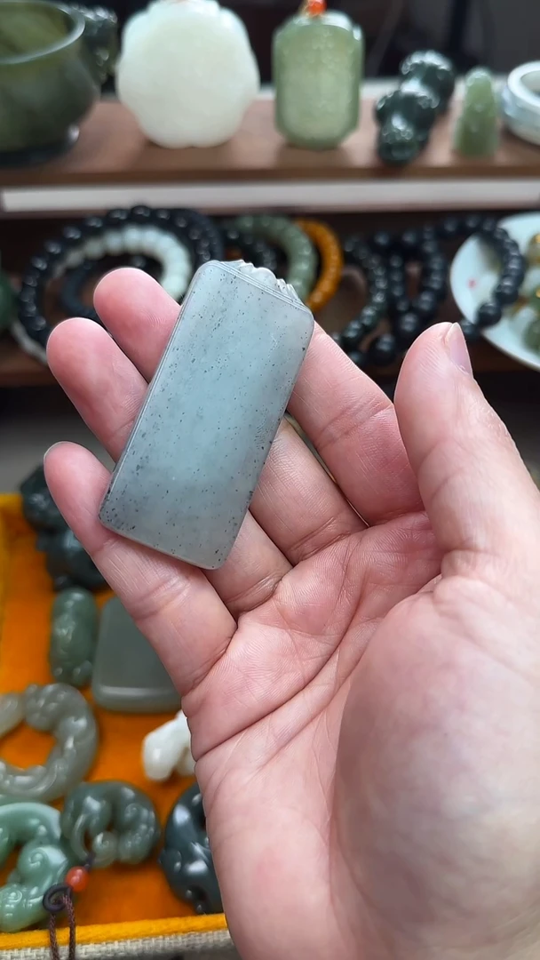 【闪购商品】和田玉吊坠(不含链)未镶嵌无事牌苏工