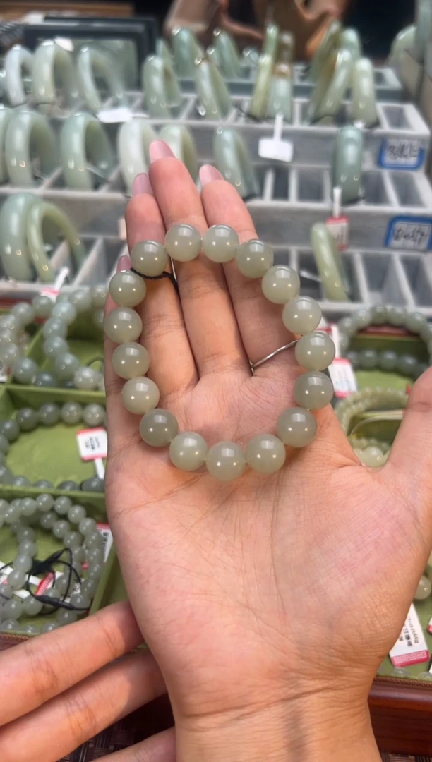 手串未镶嵌和田玉且末料青白玉卡12手串