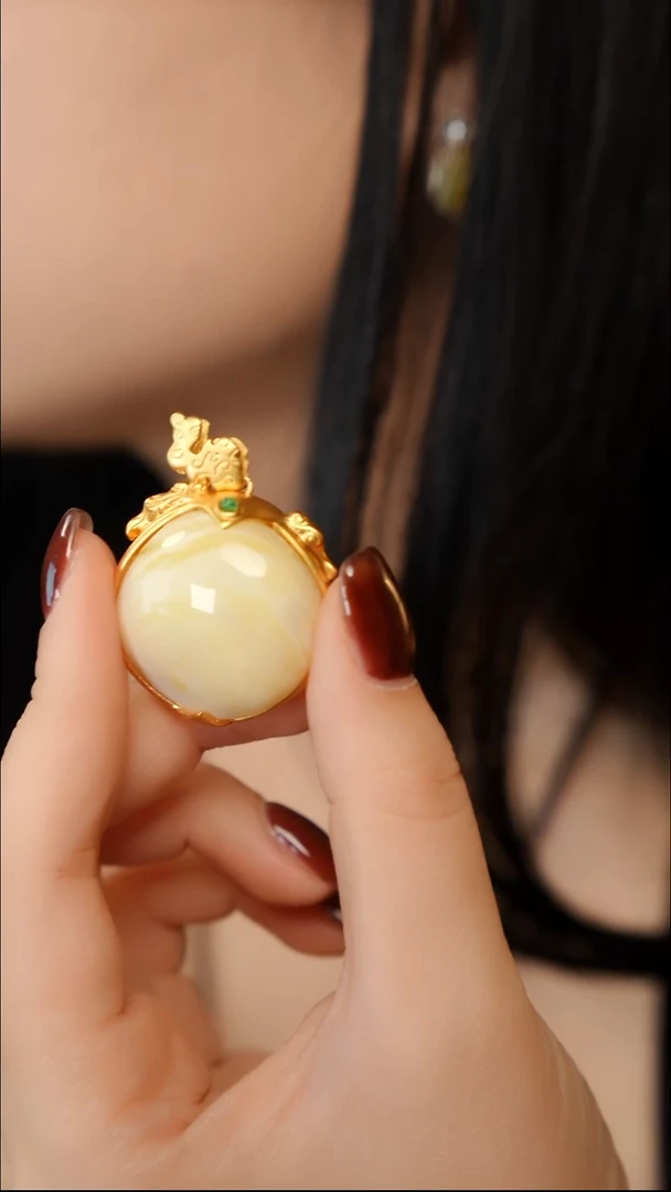 蜜蜡吊坠(赠链)银S925镶嵌白蜡吊坠（微瑕