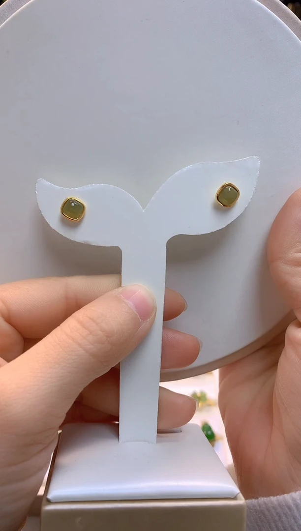 【闪购商品】和田玉耳钉银S925镀金镶嵌1