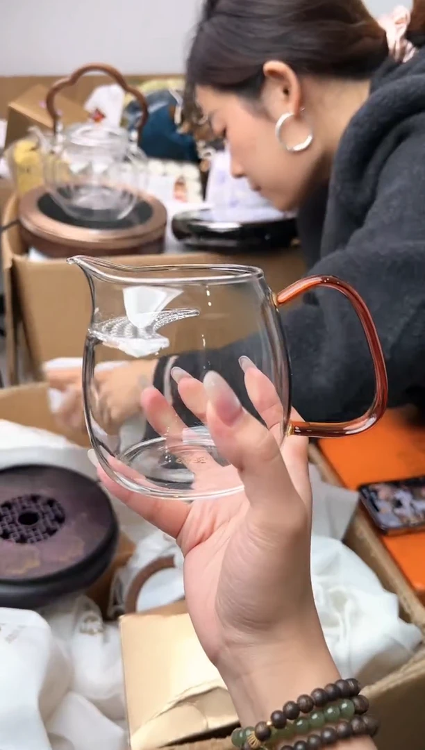 禾墨清韵茶海琥珀色