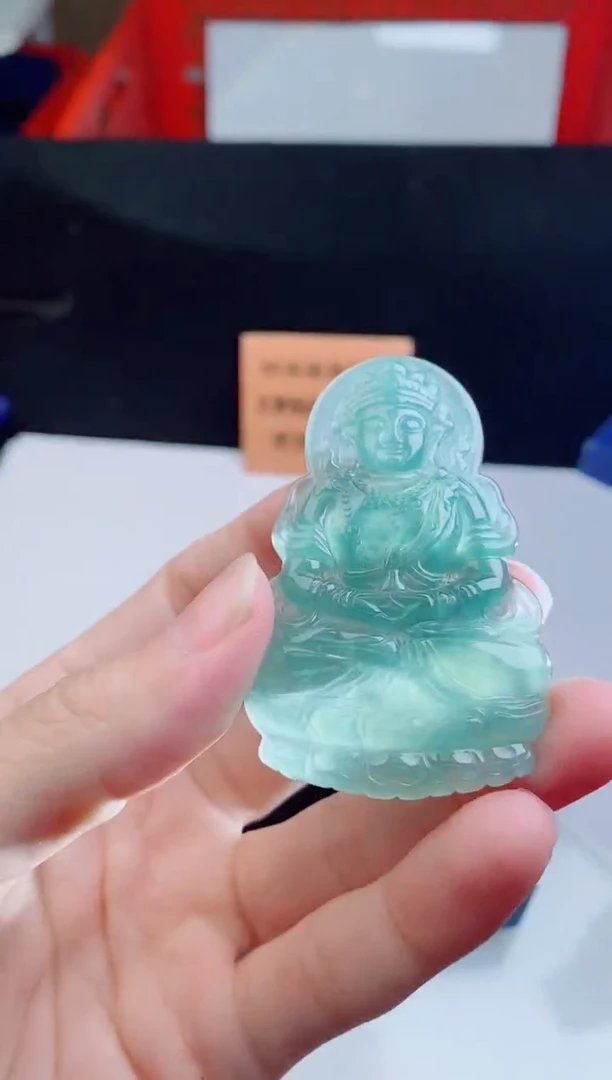 颈饰未镶嵌翡翠   ·