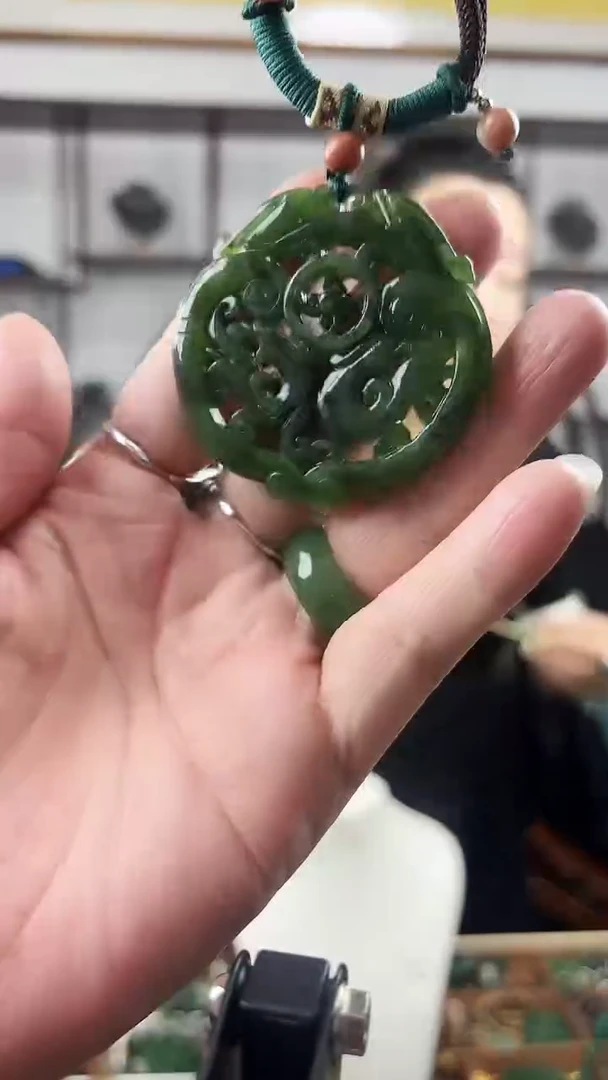 颈饰未镶嵌和田玉无售后