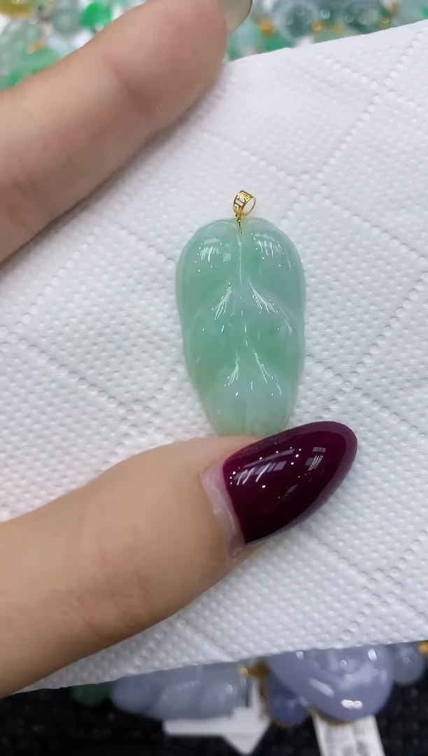 翡翠18K金镶嵌颈饰111111111111