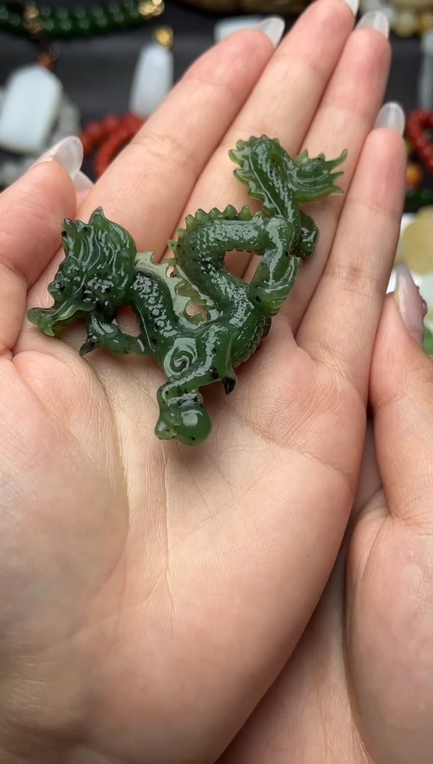未镶嵌和田玉摆件龙