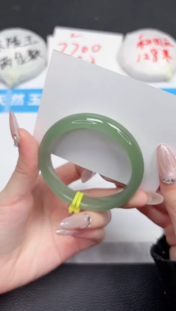 【闪购商品】石英质玉手镯未镶嵌81-54