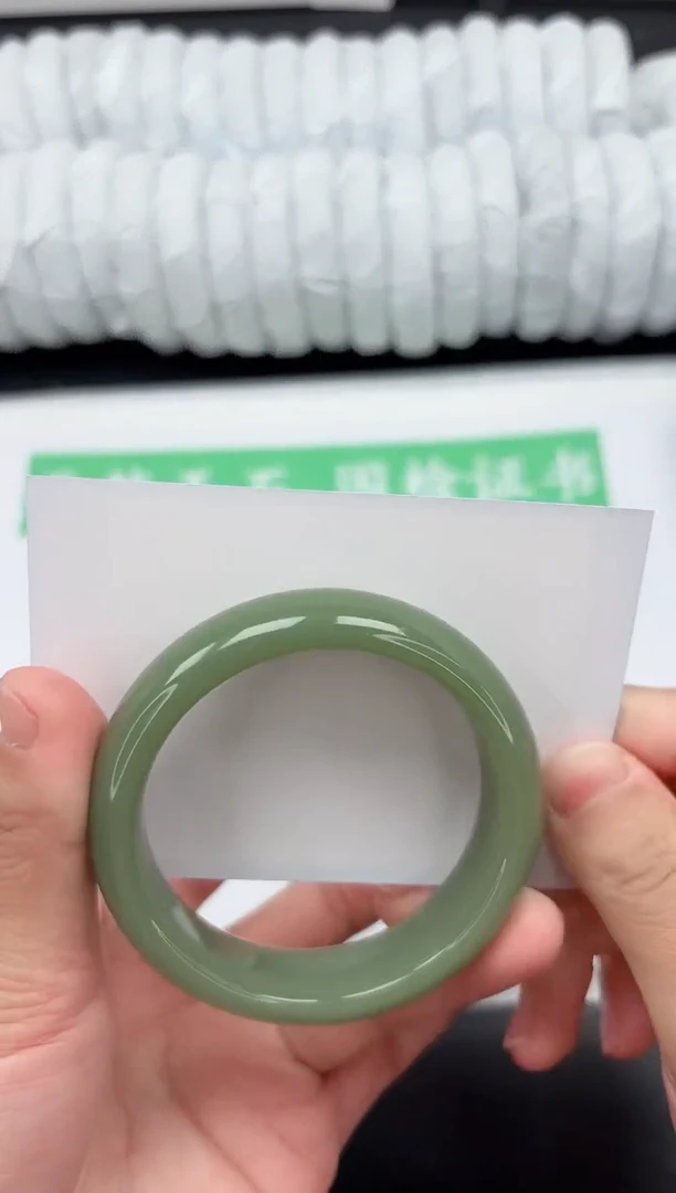 【闪购商品】石英质玉手镯未镶嵌12-53.2