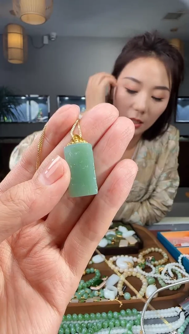 吊坠(不含链)18K金镶嵌和田玉1
