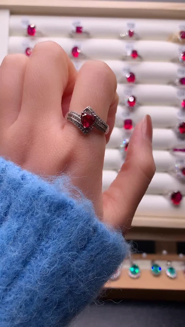 3海蓝宝石（处理）红宝石戒指