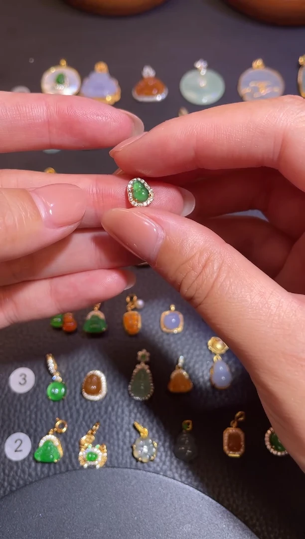 颈饰银S925镶嵌翡翠a货翡翠