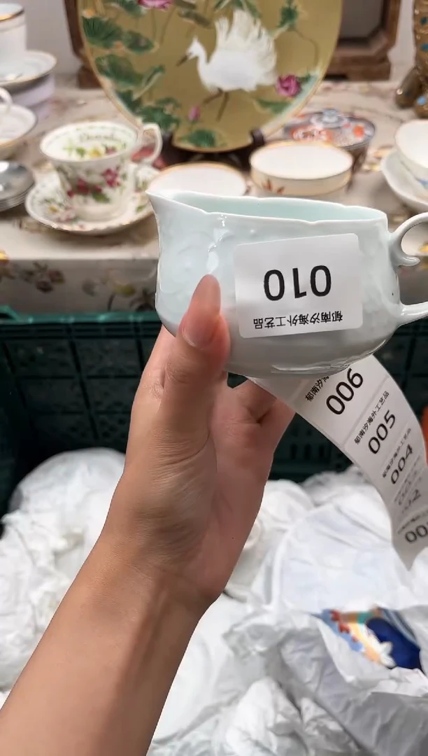 瓷片白*?L         010