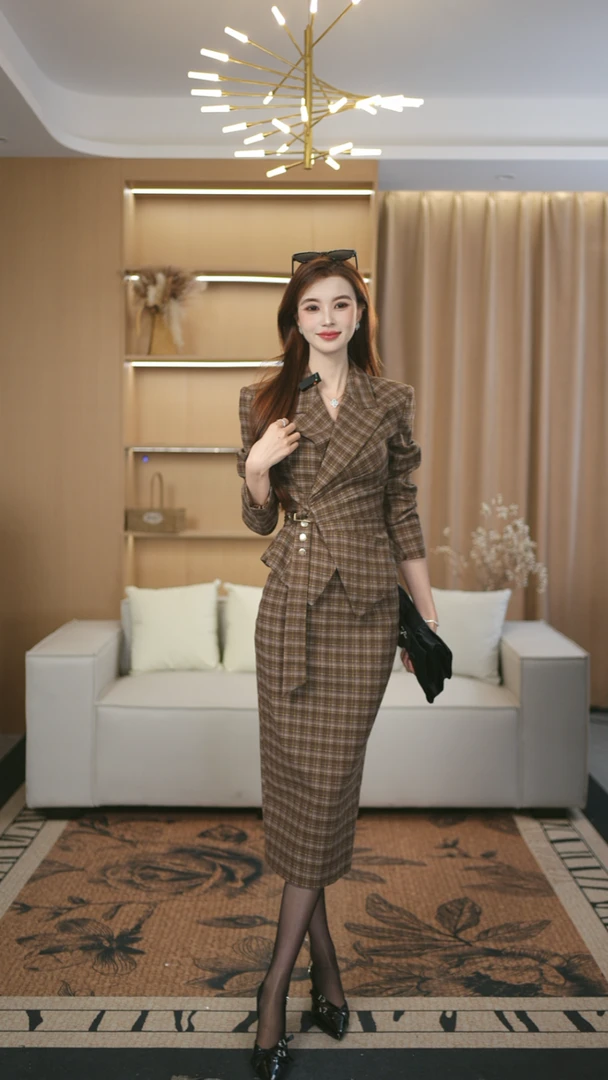 罗曼湾湾 原创高定咖棕色气质时尚收腰格纹上衣+包臀裙套装两件套
