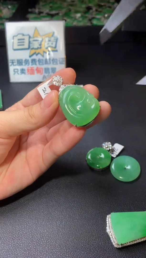 翡翠银S925镶嵌颈饰翡翠