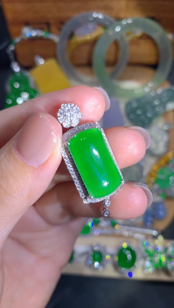 翡翠18K金镶嵌吊坠(不含链)36团购多样性发其一